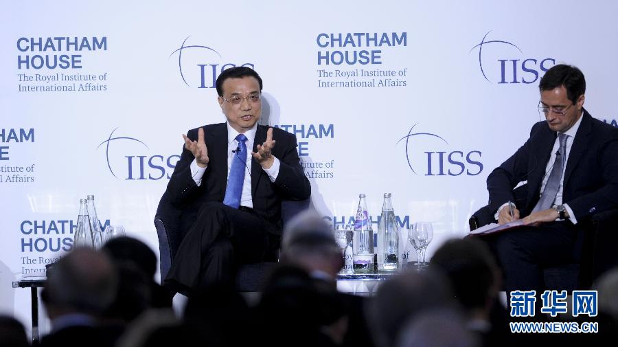 6月18日，國務(wù)院總理李克強(qiáng)在倫敦金融城市長官邸面向英國皇家國際問題研究所和國際戰(zhàn)略研究所兩大智庫發(fā)表題為《共建包容發(fā)展的美好世界》的演講。新華社記者 張鐸 攝 