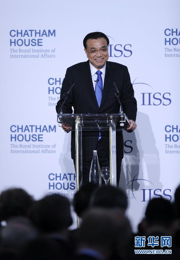 6月18日，國務(wù)院總理李克強(qiáng)在倫敦金融城市長官邸面向英國皇家國際問題研究所和國際戰(zhàn)略研究所兩大智庫發(fā)表題為《共建包容發(fā)展的美好世界》的演講。新華社記者 張鐸 攝 
