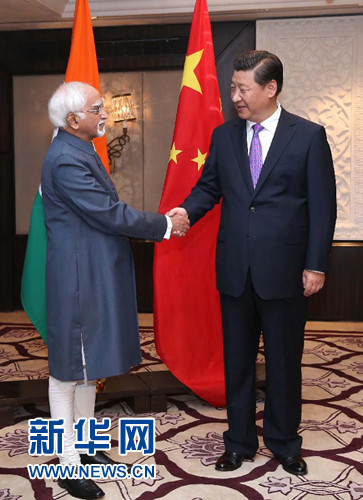 9月18日，國家主席習(xí)近平在新德里會(huì)見印度副總統(tǒng)兼聯(lián)邦院議長(zhǎng)安薩里。 新華社記者 龐興雷 攝