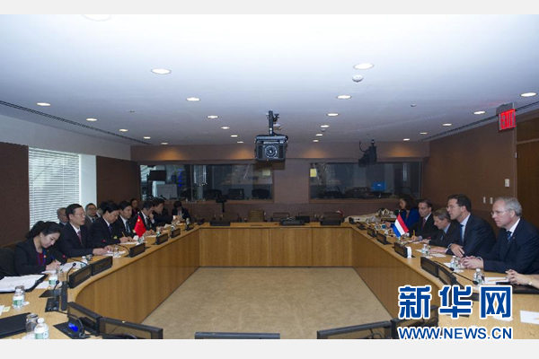 9月23日，出席聯(lián)合國(guó)氣候峰會(huì)的國(guó)家主席習(xí)近平特使、國(guó)務(wù)院副總理張高麗在紐約聯(lián)合國(guó)總部會(huì)見荷蘭首相呂特。 新華社記者 王曄 攝 