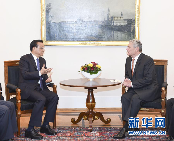 10月10日，國務(wù)院總理李克強在柏林會見德國總統(tǒng)高克。 新華社記者 李學(xué)仁 攝