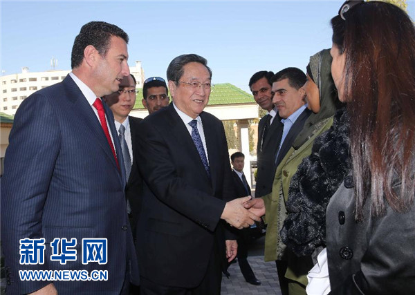 11月9日，正在約旦進(jìn)行正式友好訪問的全國政協(xié)主席俞正聲在安曼會見約旦眾議院代議長薩法迪。 新華社記者 劉衛(wèi)兵 攝 