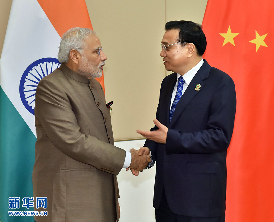 11月13日，中國(guó)國(guó)務(wù)院總理李克強(qiáng)在緬甸內(nèi)比都會(huì)見(jiàn)印度總理莫迪。 新華社記者 李濤 攝