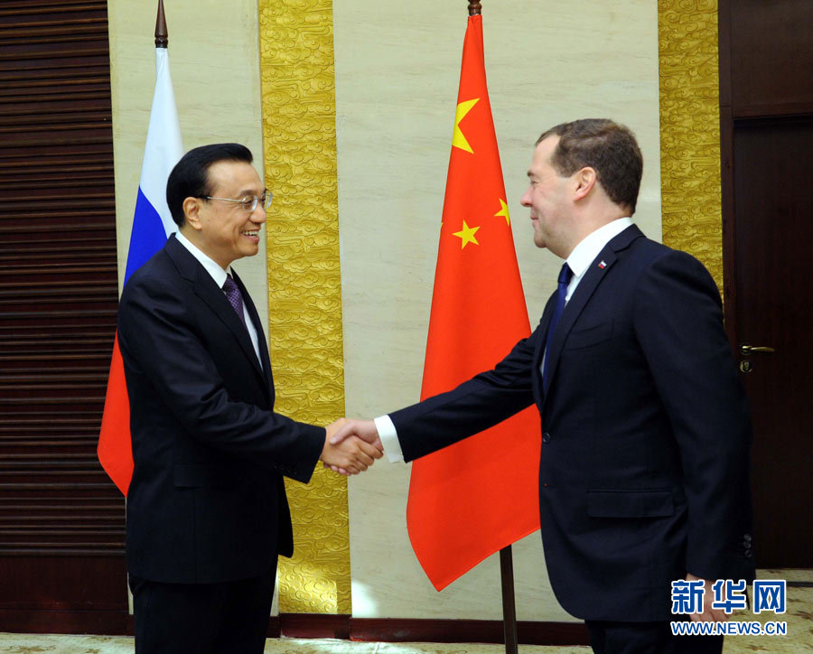 12月15日，中國(guó)國(guó)務(wù)院總理李克強(qiáng)在阿斯塔納會(huì)見俄羅斯總理梅德韋杰夫。 新華社記者 饒愛民 攝