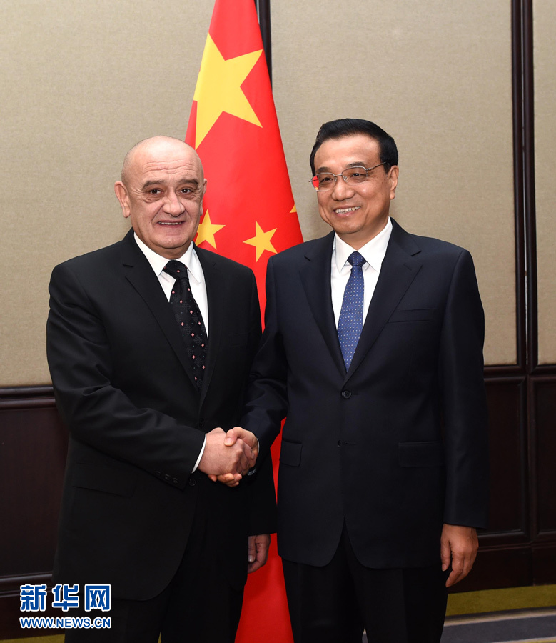 12月16日，中國(guó)國(guó)務(wù)院總理李克強(qiáng)在貝爾格萊德會(huì)見波黑部長(zhǎng)會(huì)議主席貝萬達(dá)。 新華社記者 饒愛民 攝 