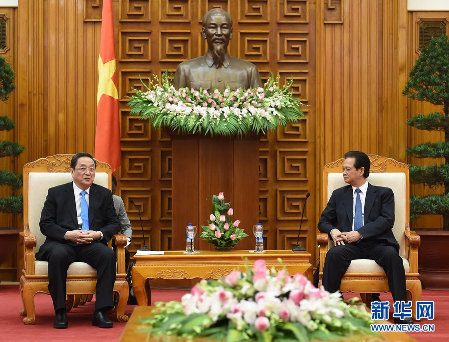 12月25日至27日，中共中央政治局常委、全國政協(xié)主席俞正聲對越南進(jìn)行正式訪問。這是12月26日，俞正聲在河內(nèi)會見越南政府總理阮晉勇。 新華社記者劉建生攝