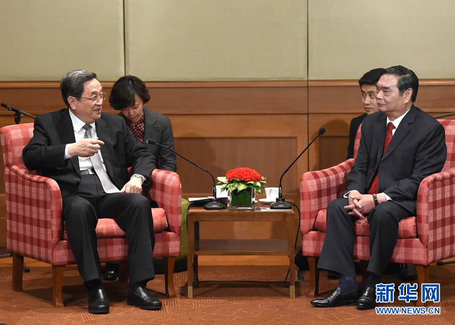 12月25日至27日，中共中央政治局常委、全國政協(xié)主席俞正聲對越南進(jìn)行正式訪問。這是12月25日，俞正聲在河內(nèi)會見越共中央書記處常務(wù)書記黎鴻英。 新華社記者劉建生攝