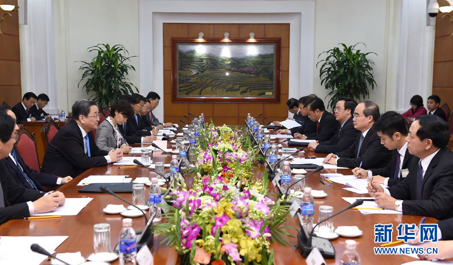 12月25日至27日，中共中央政治局常委、全國政協(xié)主席俞正聲對越南進(jìn)行正式訪問。這是12月26日，俞正聲在河內(nèi)與越南祖國陣線主席阮善仁舉行會談。 新華社記者馬占成攝