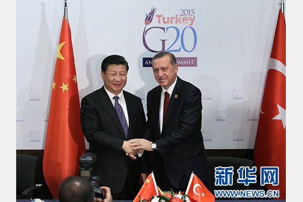 當(dāng)?shù)貢r(shí)間11月14日，國(guó)家主席習(xí)近平在土耳其安塔利亞會(huì)見土耳其總統(tǒng)埃爾多安。 新華社記者 龐興雷 攝