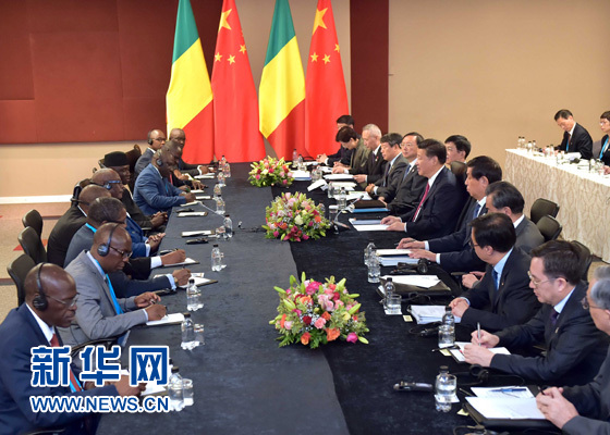 12月3日，國家主席習(xí)近平在約翰內(nèi)斯堡會見馬里總統(tǒng)凱塔。新華社記者 李濤 攝