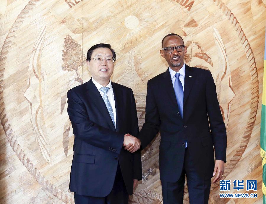 3月22日至23日，全國人大常委會委員長張德江對盧旺達進行正式友好訪問。這是3月23日，張德江在盧旺達首都基加利會見盧旺達總統(tǒng)卡加梅。新華社記者 丁林 攝