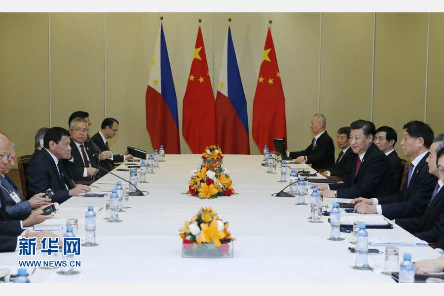 11月19日，國家主席習近平在利馬會見菲律賓總統(tǒng)杜特爾特。新華社記者 鞠鵬 攝