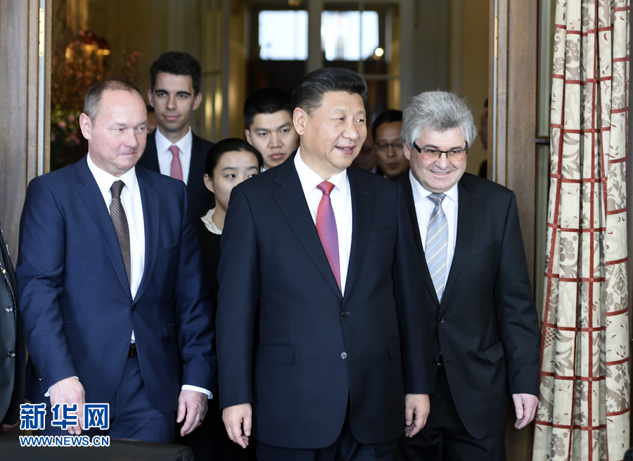 1月16日，國家主席習(xí)近平在伯爾尼會(huì)見瑞士聯(lián)邦國民院議長施塔爾和聯(lián)邦院議長比紹夫貝爾格。 新華社記者 謝環(huán)馳 攝