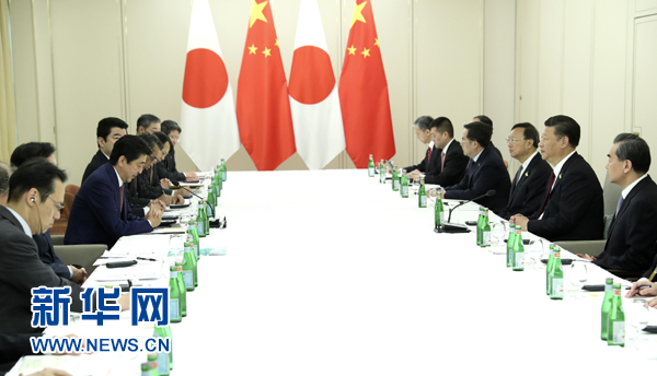 7月8日，國家主席習(xí)近平應(yīng)約在漢堡會見日本首相安倍晉三。新華社記者 馬占成 攝