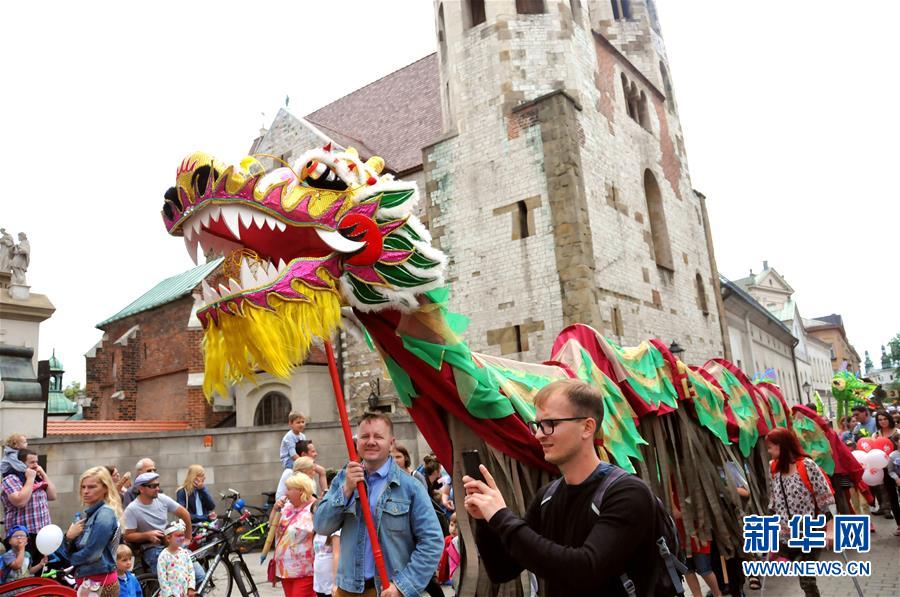 （XHDW）（1）中國龍亮相波蘭&ldquo;游龍節(jié)&rdquo;