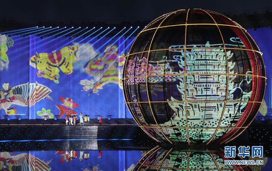 （新華全媒頭條&middot;上合青島峰會&middot;圖文互動）（3）攜手前進，開啟上合發(fā)展新征程 &mdash;&mdash;習(xí)近平主席主持上合組織青島峰會 并舉行系列活動紀實