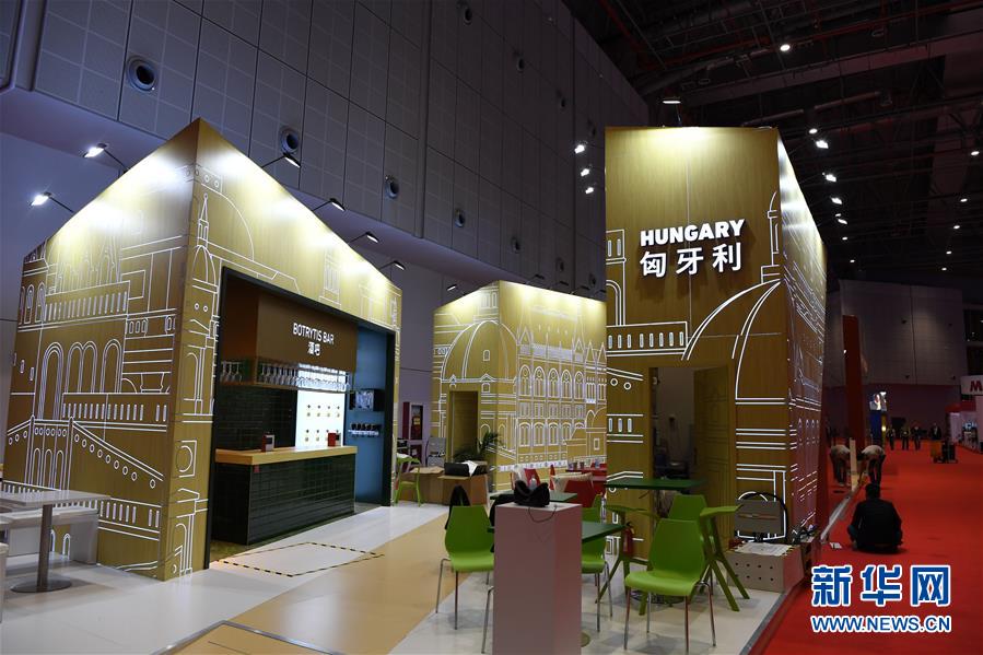 (新華全媒頭條·圖文互動(dòng))(3)人間正道 浩蕩前行——習(xí)近平主席出席首屆中國國際進(jìn)口博覽會(huì)紀(jì)實(shí)