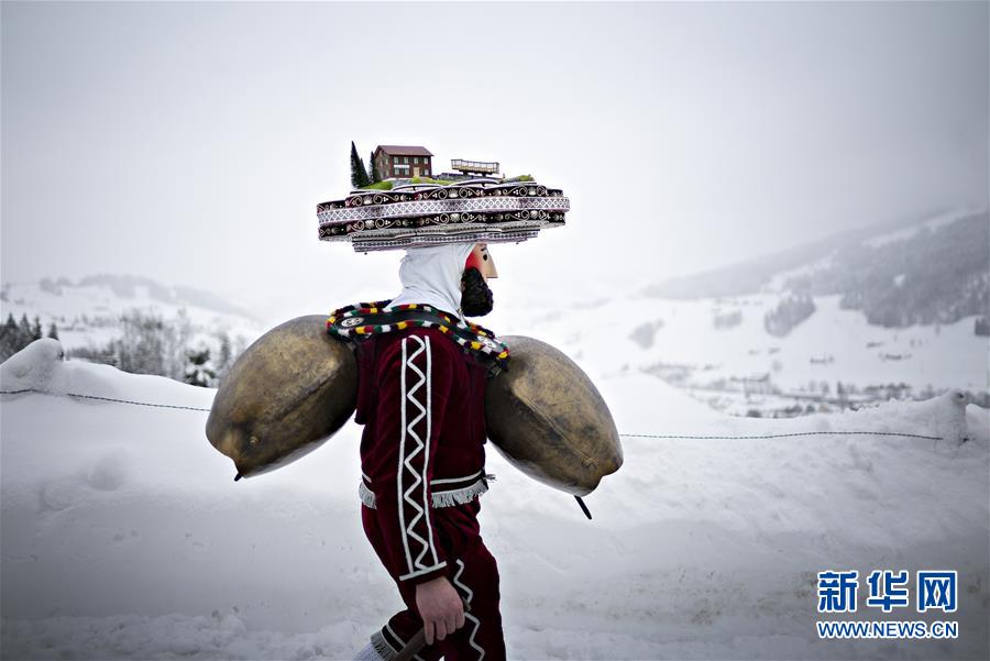 （國(guó)際&middot;一周看天下）牛鈴