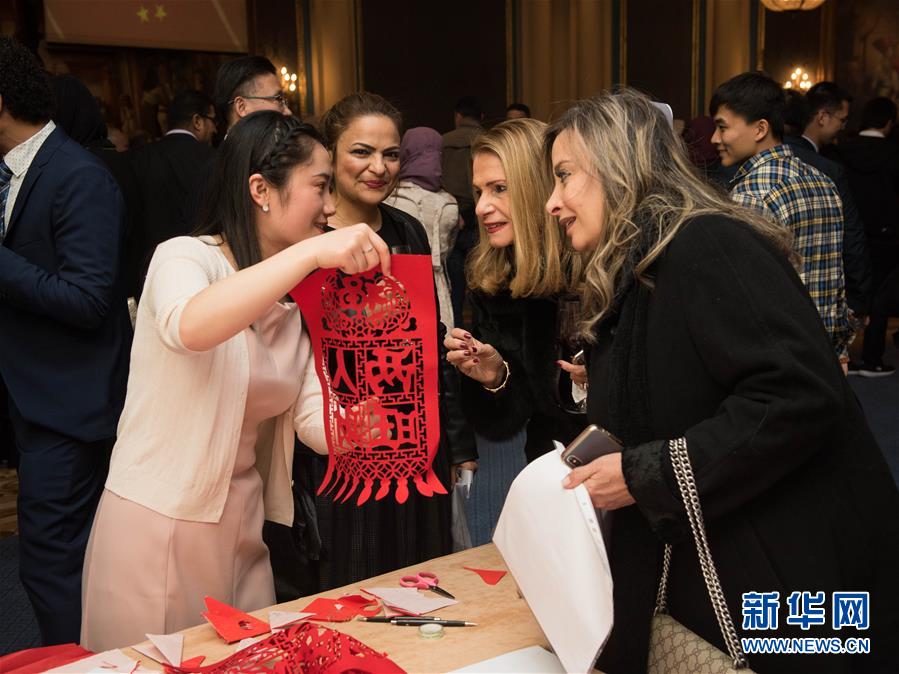 (XHDW·圖文互動(dòng))(5)五湖迎亥歲 四海賀新春——我駐外使領(lǐng)館舉辦新春招待會(huì)喜迎農(nóng)歷新年