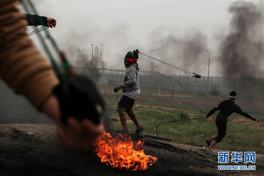 (國(guó)際)(2)巴勒斯坦紀(jì)念“回歸大游行”一周年 與以軍沖突又致2名巴人死亡