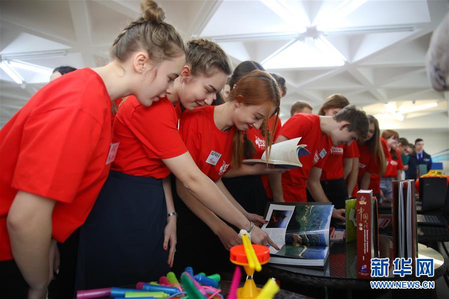 （新華全媒頭條&middot;出訪&middot;側(cè)記&middot;圖文互動(dòng)）（2）你好老朋友！開(kāi)啟新時(shí)代！&mdash;&mdash;習(xí)近平主席和普京總統(tǒng)引領(lǐng)中俄全面戰(zhàn)略協(xié)作伙伴關(guān)系邁入新時(shí)代