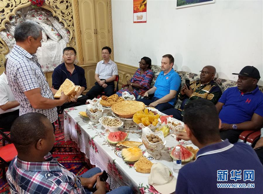 (圖文互動(dòng))(5)多國(guó)駐日內(nèi)瓦外交官走訪新疆稱贊經(jīng)濟(jì)發(fā)展社會(huì)和諧