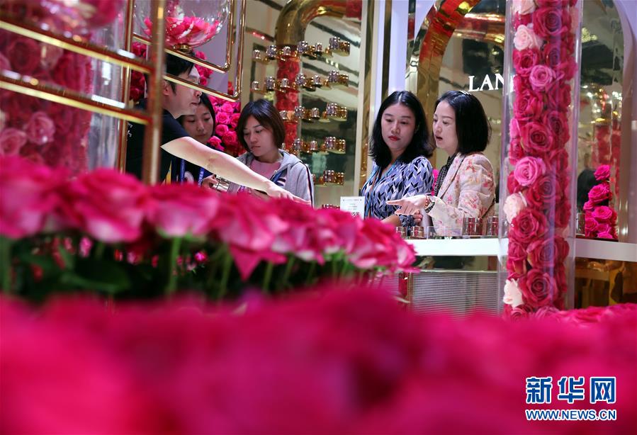 （新華全媒頭條&middot;圖文互動(dòng)）（19）秋天里的樂章&mdash;&mdash;第二屆中國國際進(jìn)口博覽會(huì)巡禮