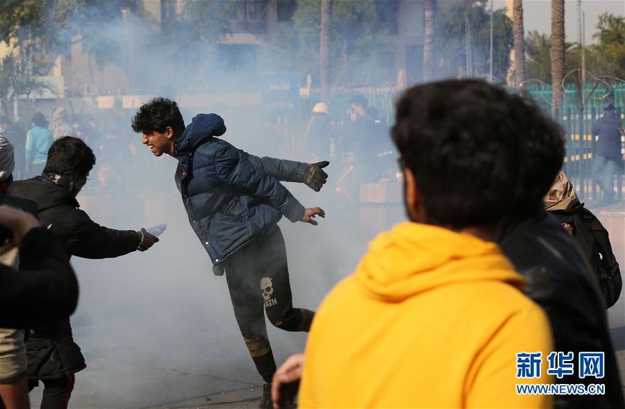 (國際)(2)伊拉克多地示威抗議活動(dòng)致數(shù)十人受傷