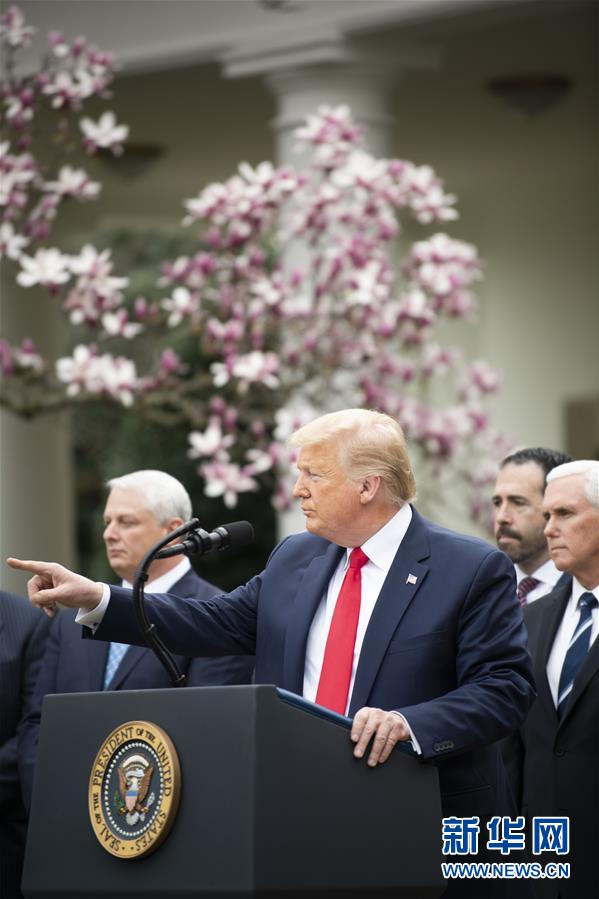 （國際）（3）特朗普宣布&ldquo;國家緊急狀態(tài)&rdquo;應(yīng)對美國新冠肺炎疫情