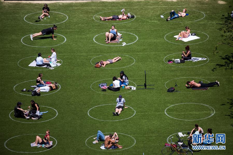 (國(guó)際疫情)(1)約翰斯·霍普金斯大學(xué):美國(guó)新冠死亡病例超10萬(wàn)例