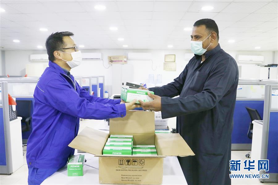 （國際疫情&middot;圖文互動）（3）通訊：防疫、生產(chǎn)兩不誤，沙漠現(xiàn)&ldquo;棋盤&rdquo;&mdash;&mdash;記中企承建科威特住房基建項目