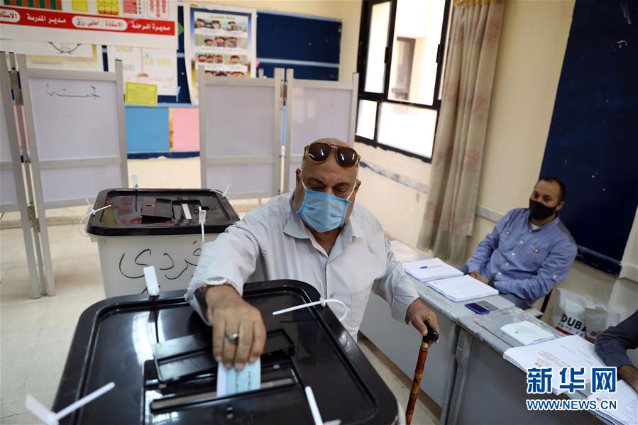 (國際)(5)埃及議會下院選舉開始第二階段國內(nèi)投票