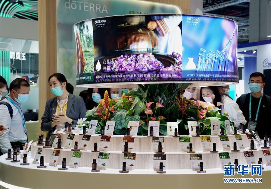 （第三屆進(jìn)博會(huì)）（1）從9平方米到150平方米：多特瑞精油從進(jìn)博會(huì)香溢中國(guó)