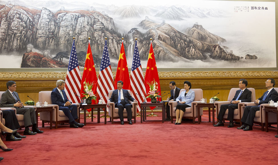 習(xí)近平會見美國國務(wù)卿克里和財長雅各布&middot;盧