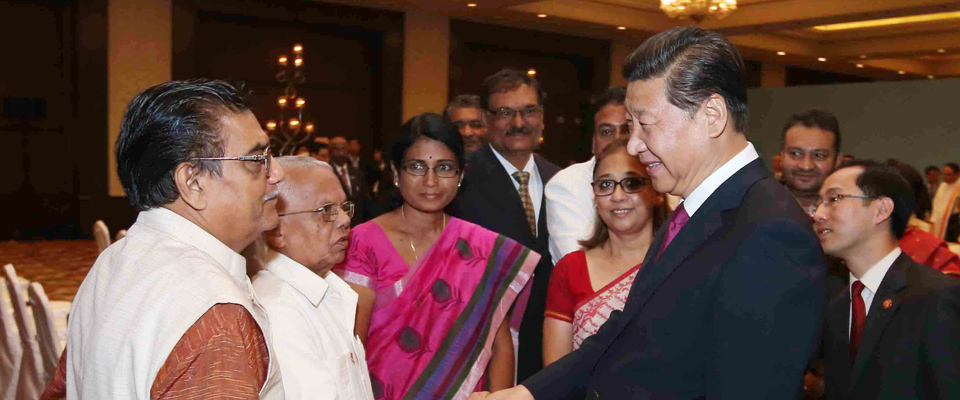 習(xí)近平會(huì)見印度友好人士、友好團(tuán)體代表并頒發(fā)和平共處五項(xiàng)原則友誼獎(jiǎng)