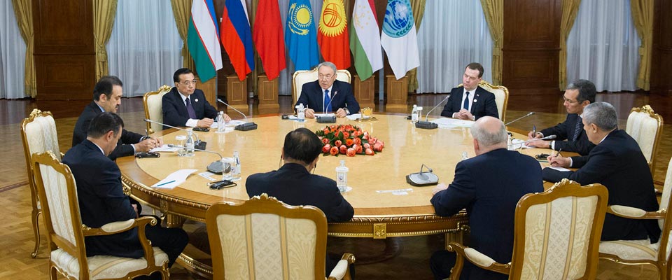 納扎爾巴耶夫集體會見上海合作組織成員國總理、秘書長和地區(qū)反恐怖機(jī)構(gòu)執(zhí)委會主任