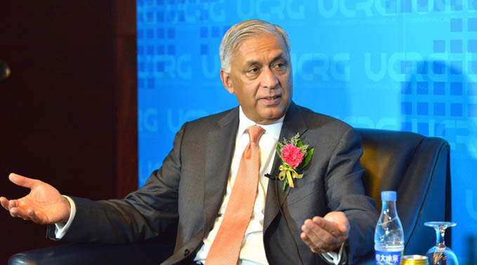 巴基斯坦前總理阿齊茲在首屆世界信用評級(jí)論壇期間接受新華網(wǎng)獨(dú)家專訪