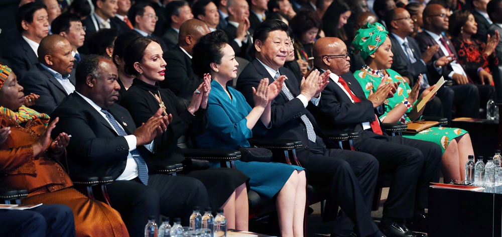 習(xí)近平夫婦出席南非&ldquo;中國(guó)年&rdquo;閉幕式文藝演出