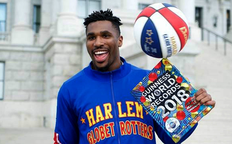 吉尼斯世界紀(jì)錄日：15.26米！向上投籃最高高度