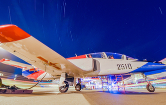 夜航｜戰(zhàn)鷹試翼，有你想不到的美